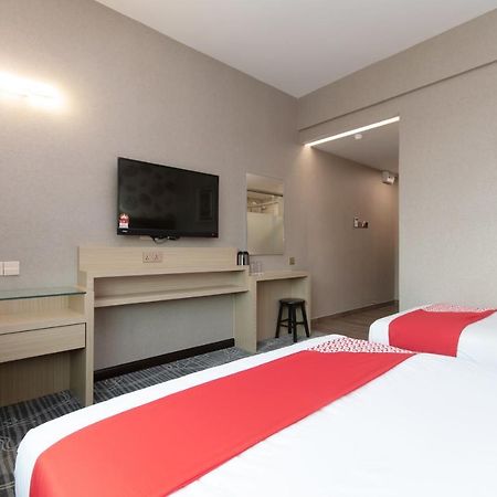 Super Oyo 89375 Regent Hotel Keningau Bagian luar foto
