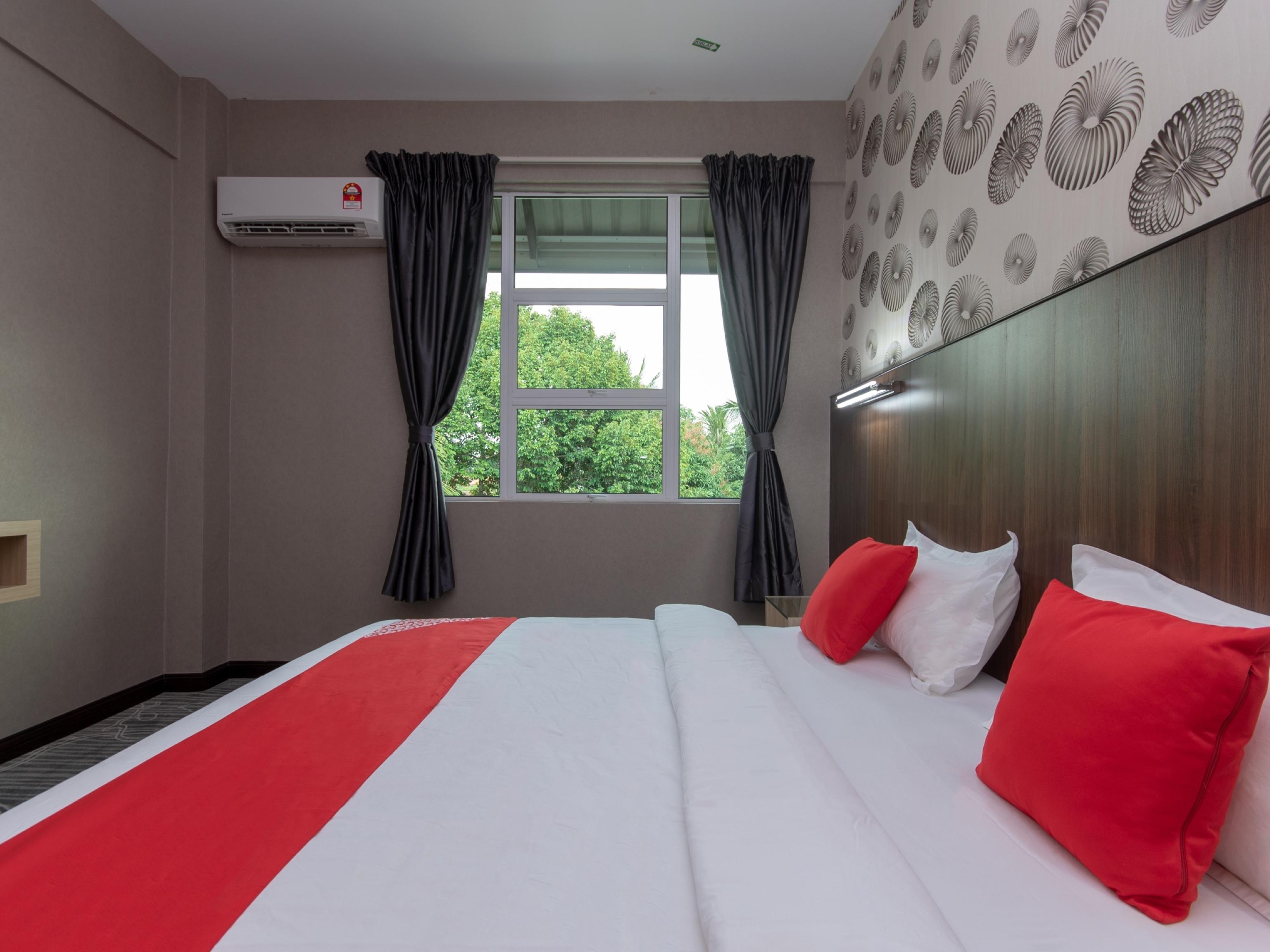 Super Oyo 89375 Regent Hotel Keningau Bagian luar foto