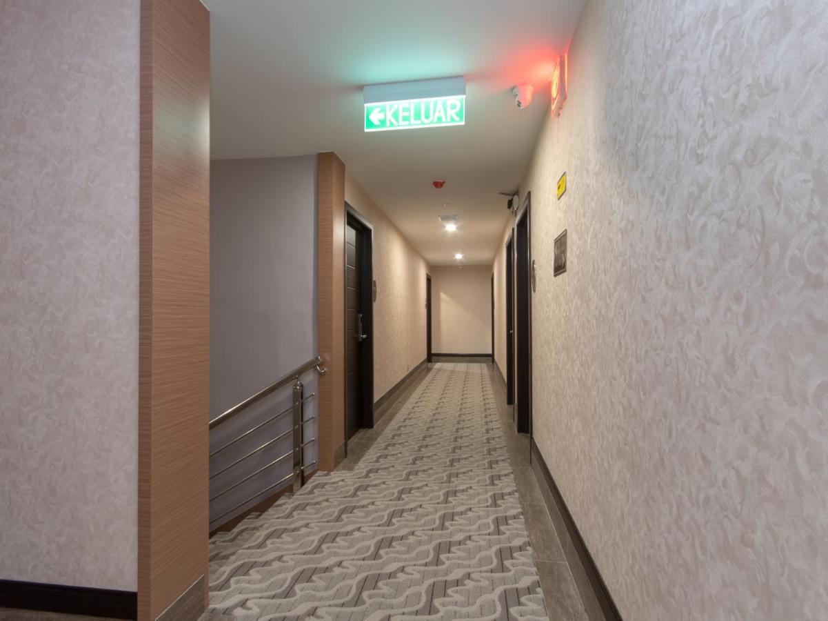 Super Oyo 89375 Regent Hotel Keningau Bagian luar foto